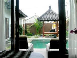 The Tanjung Nakula Villas Seminyak Exterior foto